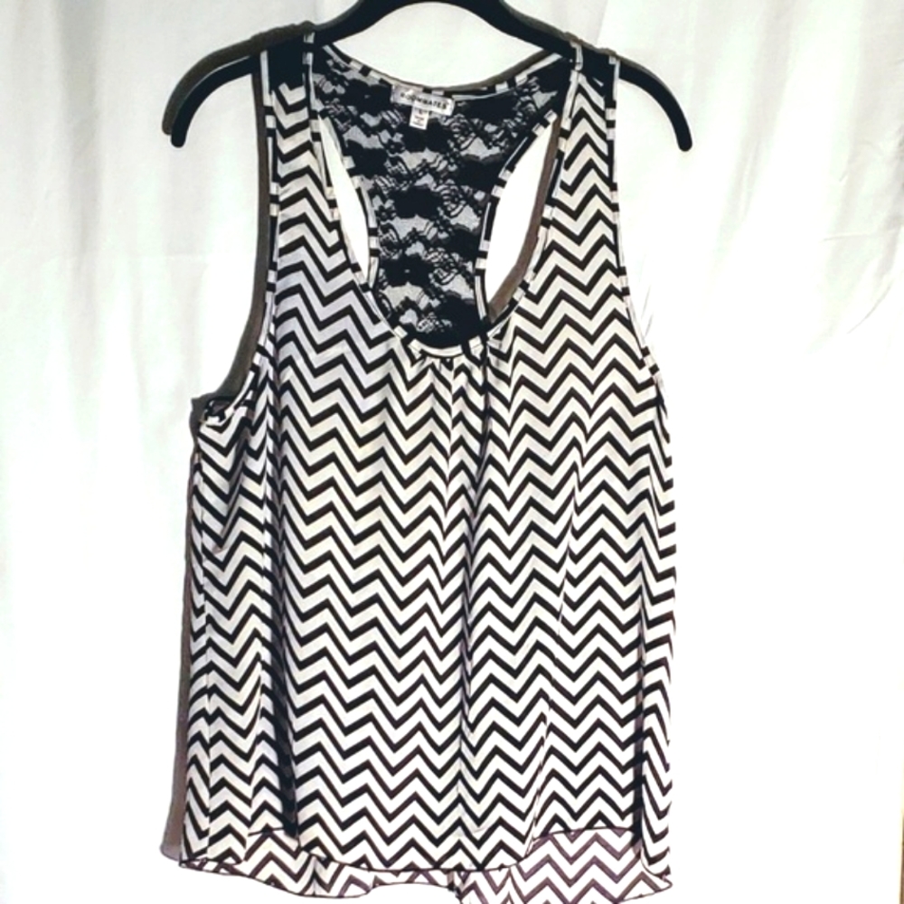 🌹Just In🌹ROOMMATES Hi-Low Chevron Print Top